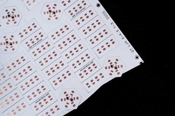 Mua PCB linh hoạt hai lớp với hạt LED 5050RGB và chất chống oxy hóa OSP cho dải LED online manufacture